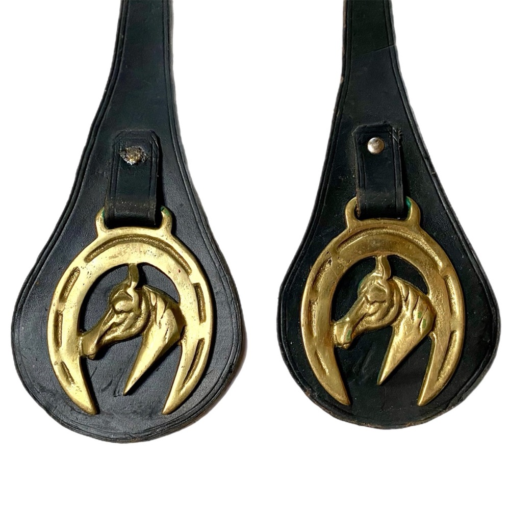 Vintage Horse Brasses Harness Matching
Pair Brass Leather Equestrian Martingale